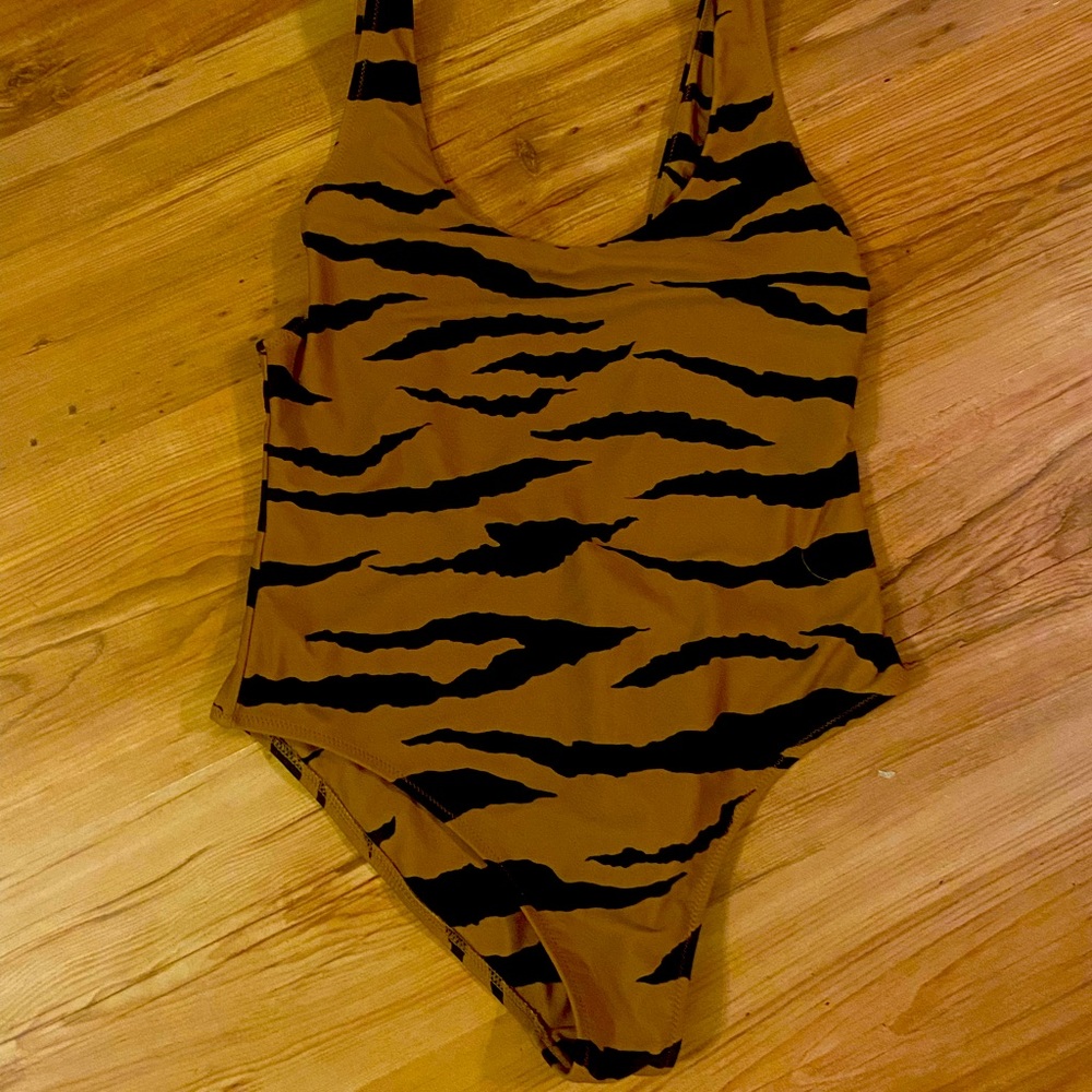 Show me your Mumu Tiger swim